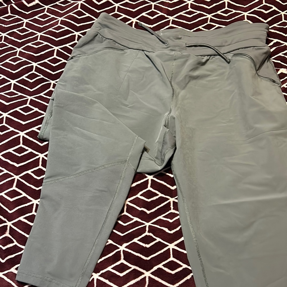 Like new Columbia joggers.